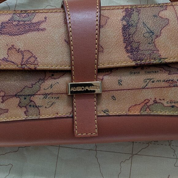 Alviero Martini Signature Map baguette bag - Picture 8 of 11